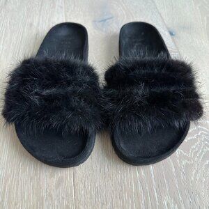 NWOT Luxurious Real Fur Slides